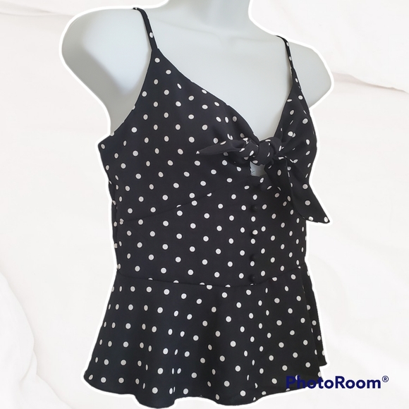 🎉3/$39 QED London Polka Dot Peplum Top - Picture 1 of 13